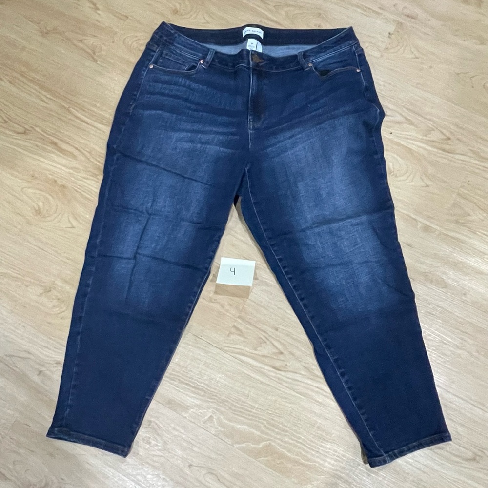 Lane Bryant Size: 20 Flex Magic Waist Band, Low Rise Boyfriend